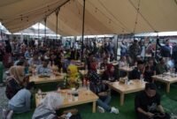 Suasana taman dan kuliner di Taman Kuliner Cibatu