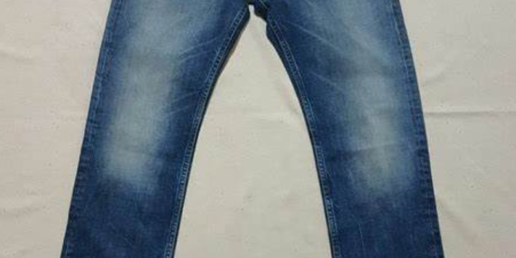 Cara Menghilangkan Noda Luntur pada Celana Jeans