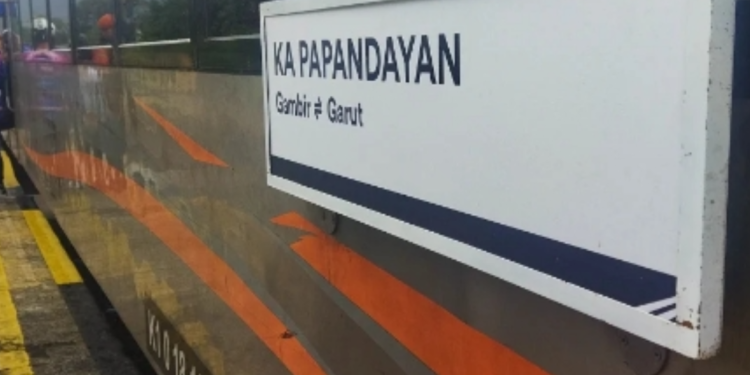 Jadwal Kereta Api Papandayan Jakarta Garut PP, perjalanan nyaman dari Jakarta ke Garut dengan kereta.