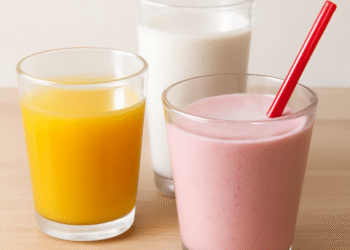 Minuman yang mengandung vitamin B12 seperti jus jeruk, susu almond, dan smoothies untuk kesehatan yang optimal.