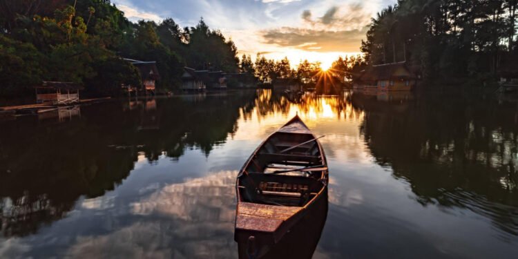 Wisata Garut Kampung Sampireun